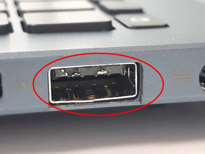 ASUS M6500Q USBポートが破損・交換