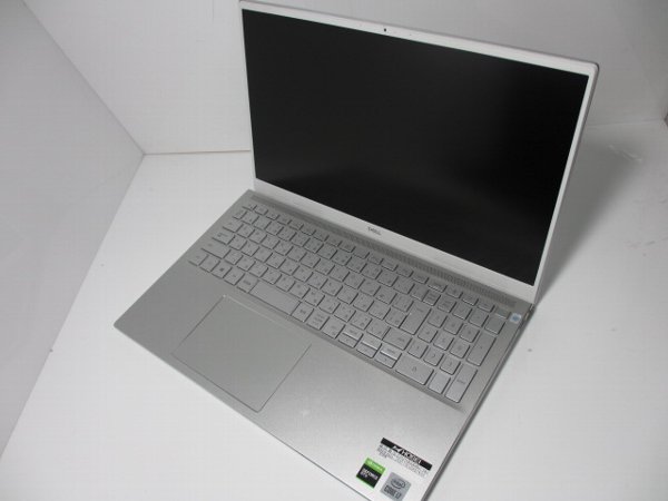 Inspiron15 7000 7501正面