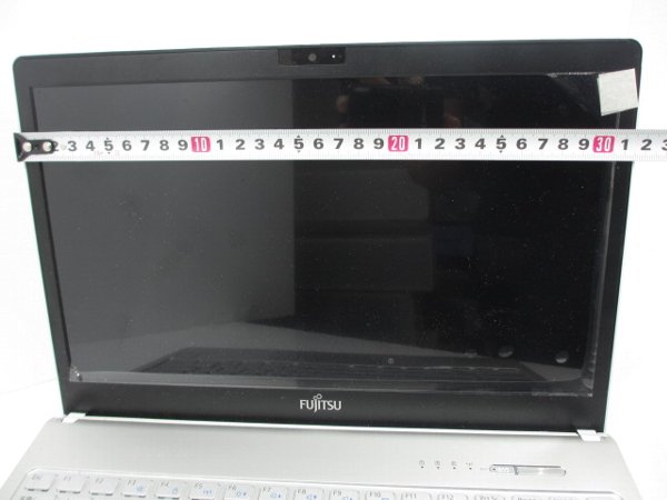 SH76/D2液晶画面のcmを測定