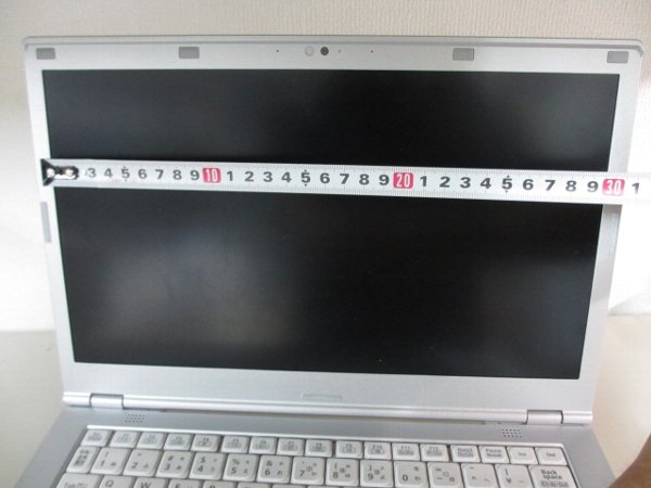 CF-LX6液晶画面cmを測定