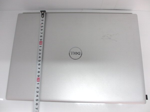 Inspiron16 5625本体外寸のcmを測定