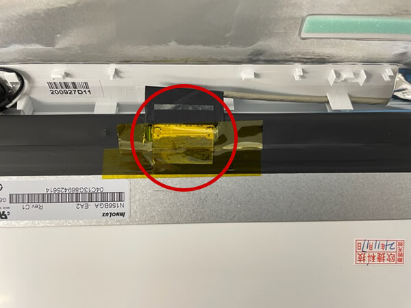新品液晶で交換、コネクター封印