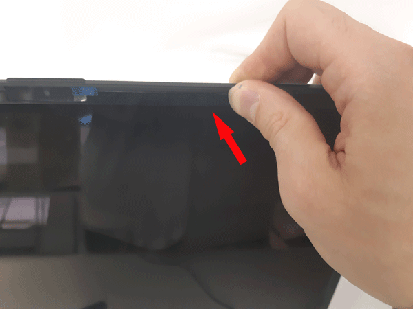 液晶ベゼルを戻す