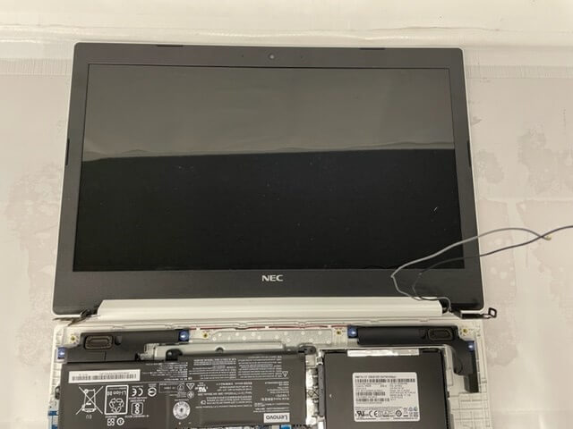 新しい液晶パネルに交換